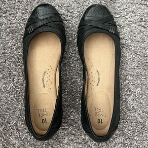 Size 10 W Flats with Memory Foam